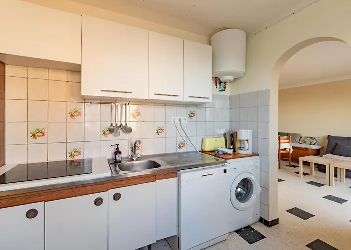 Apartment Les Jacinthes - Spacious Sea View